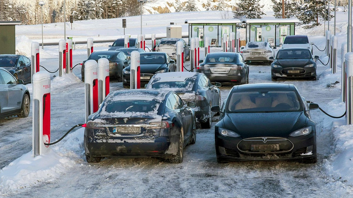 Governor Phil Scott Pauses Electric Vehicle Sales Requirements in Vermont