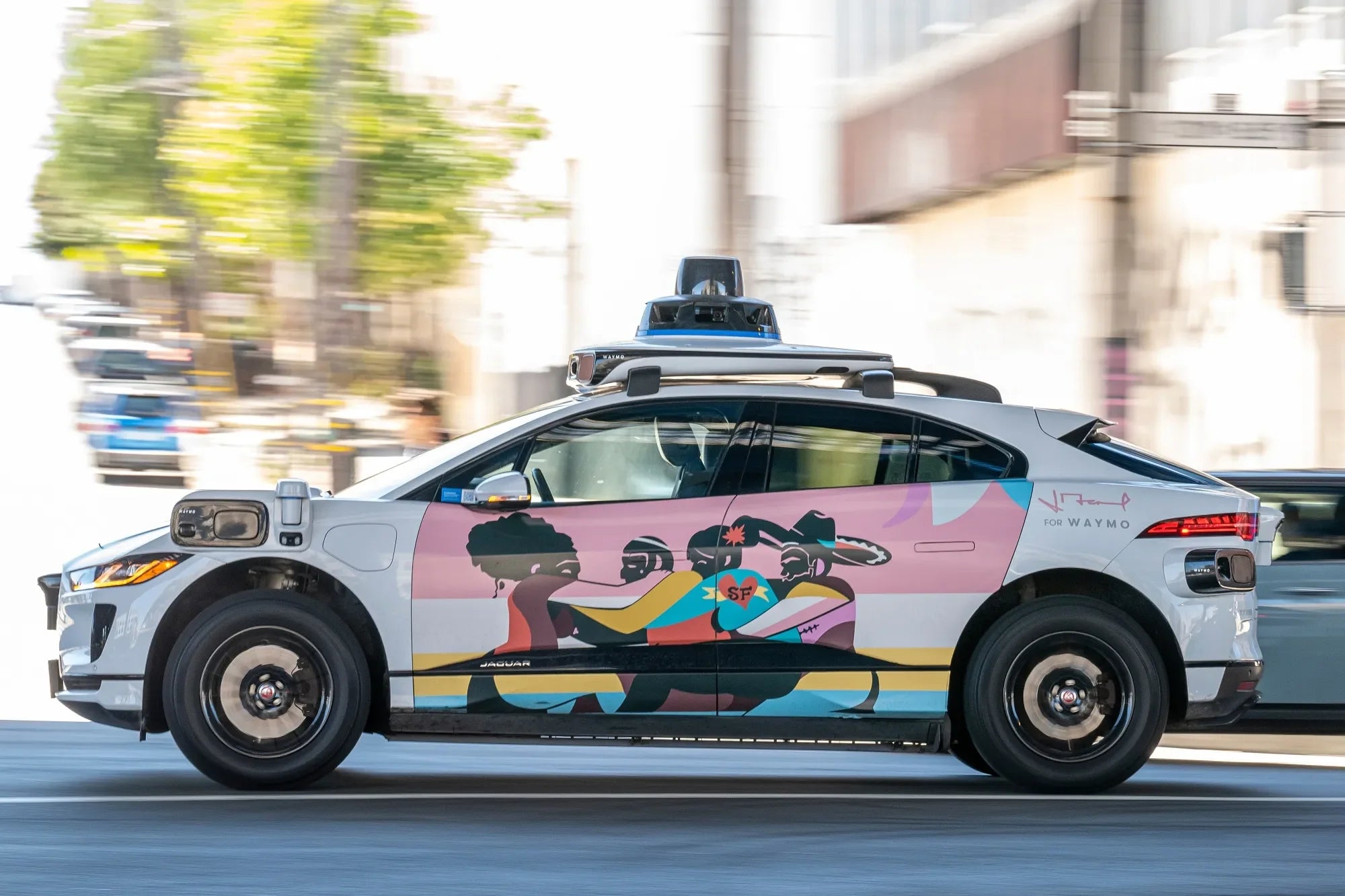 How Waymo’s Robotaxi Growth Compares With Tesla in 2026