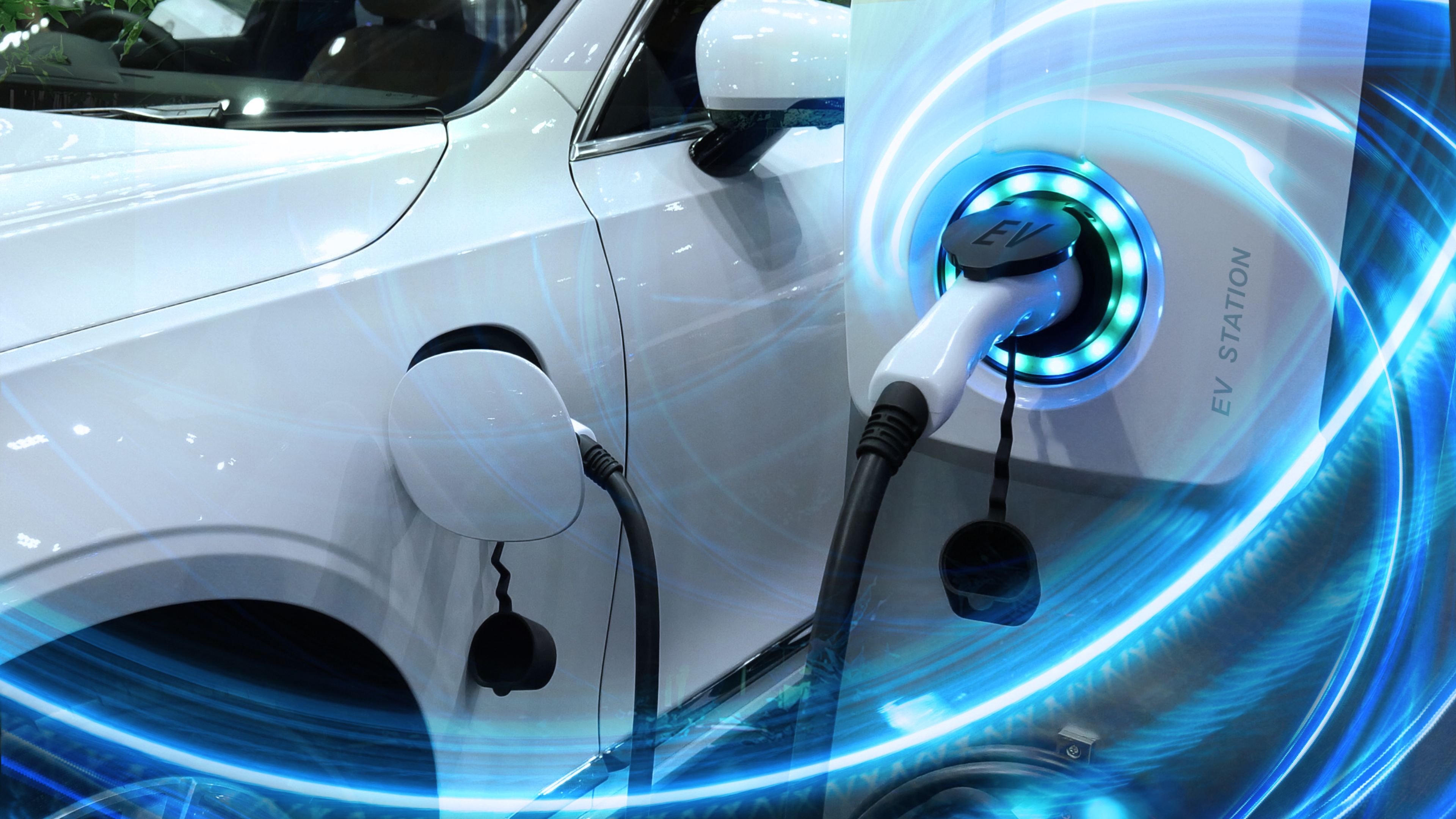 How long does a charge last on an electric car?