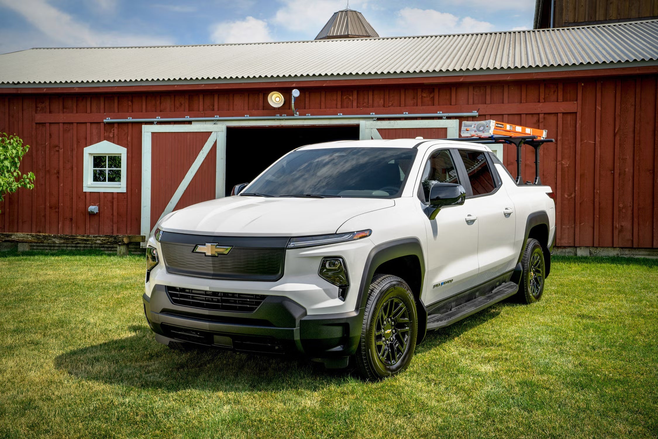 YouTuber Sells Chevrolet Silverado EV Amid Repeated Charging Issues