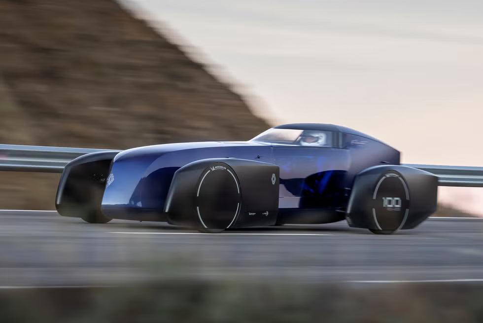 Renault Filante Demonstrates Exceptional EV Efficiency on Highway