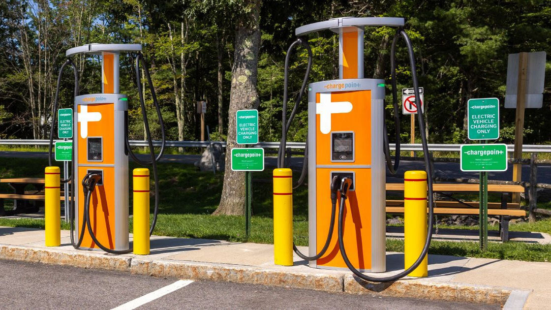 US and Canada Add 229 New CCS Fast-Charging Stations